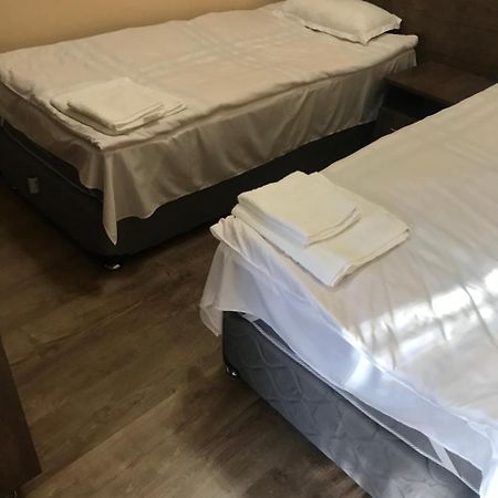 Guest House Abovyan Street Erevan Esterno foto