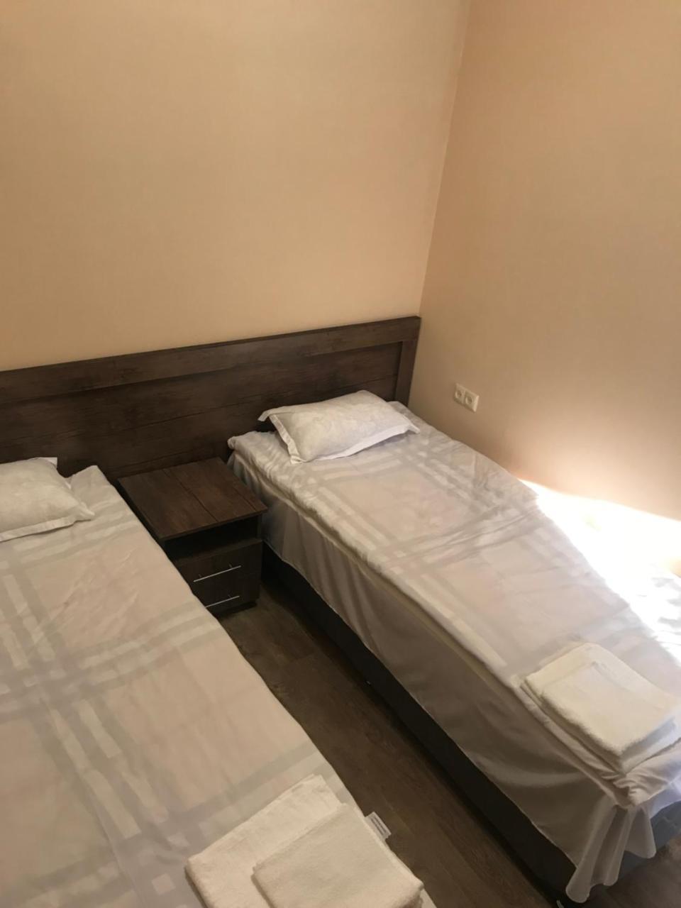 Guest House Abovyan Street Erevan Esterno foto
