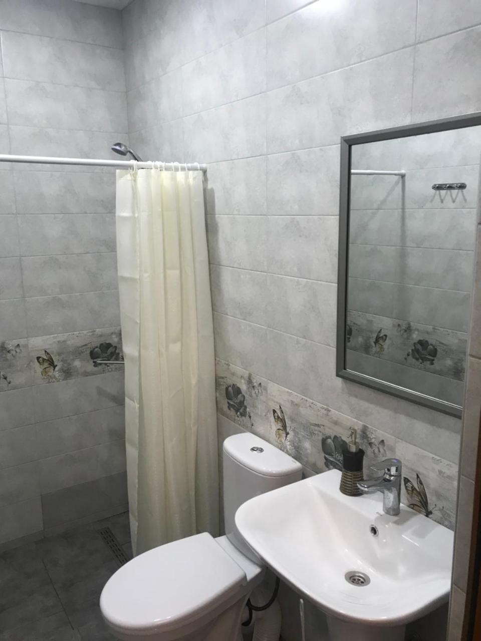 Guest House Abovyan Street Erevan Esterno foto